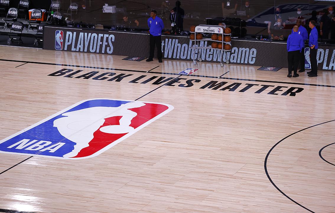 势抢下首局 势抢下首局