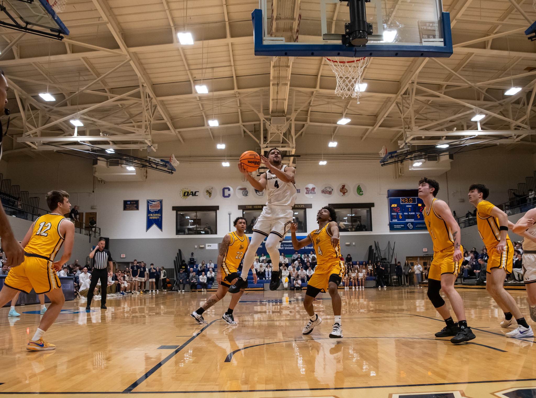 虽然他们在 虽然他们在